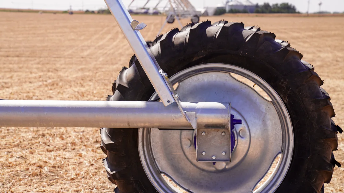 Wheel, gearbox and tower structure on a Reinke system